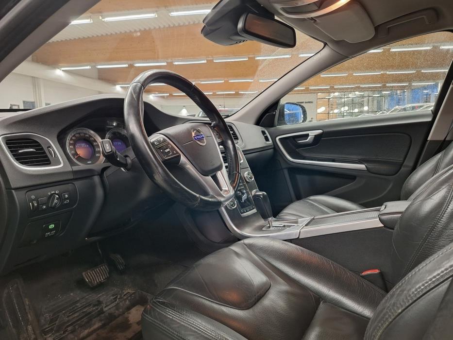 VOLVO V60 2011