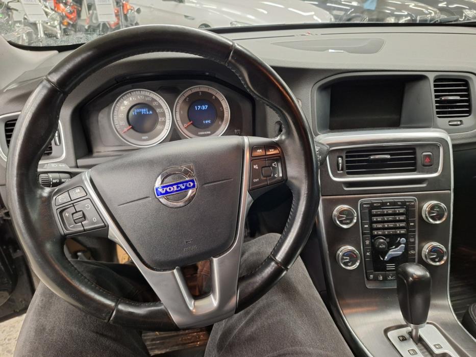 VOLVO V60 2011