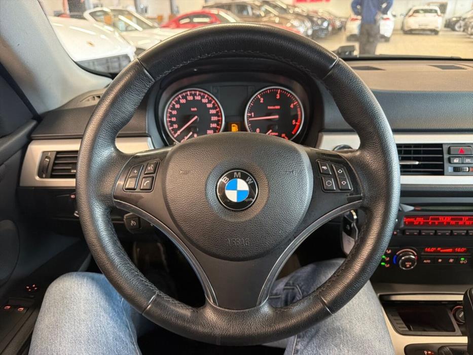 BMW 320 2009