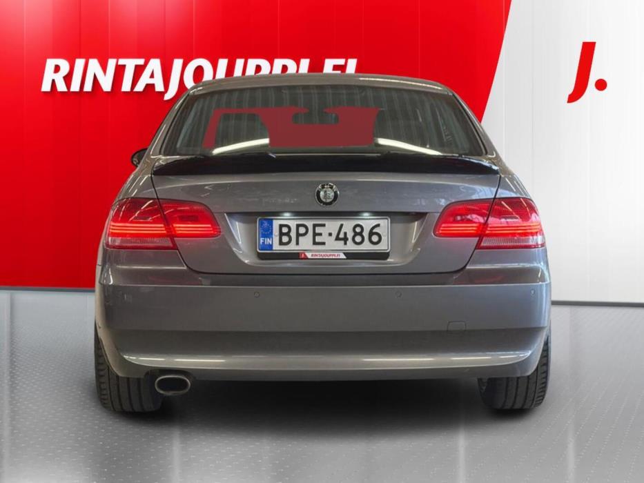 BMW 320 2009