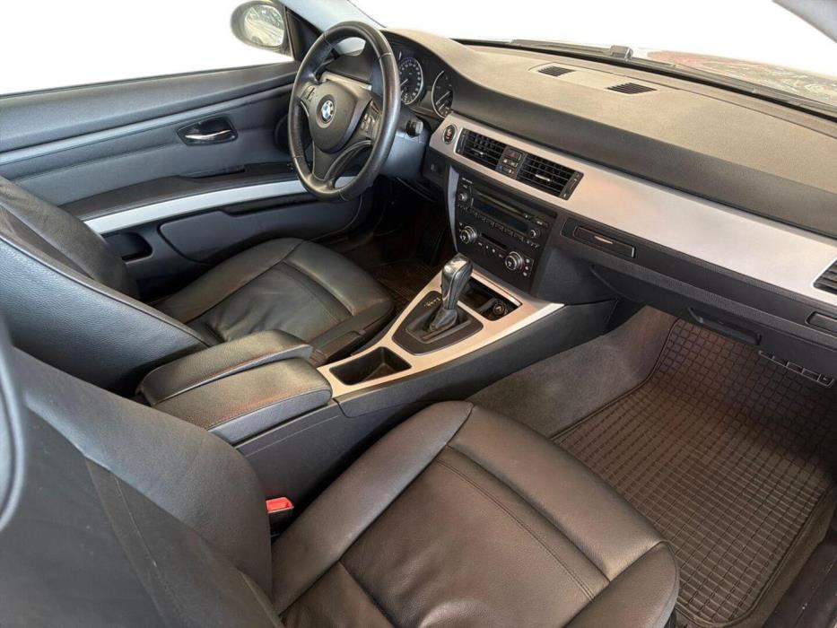 BMW 320 2009