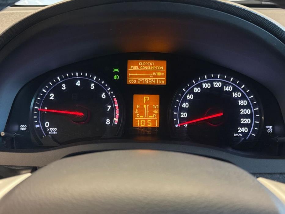 TOYOTA Avensis 2012