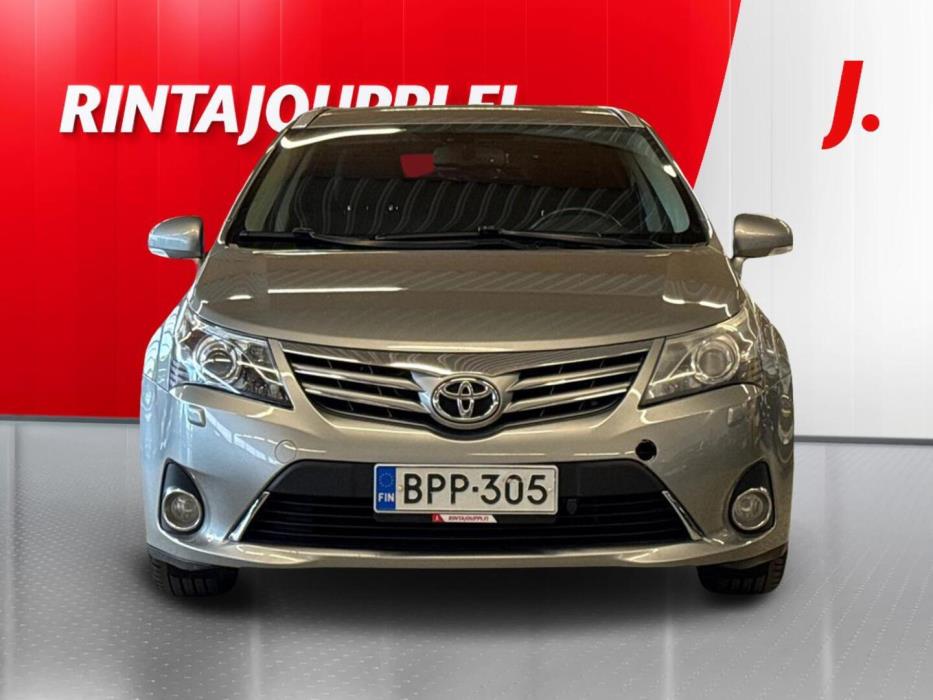 TOYOTA Avensis 2012