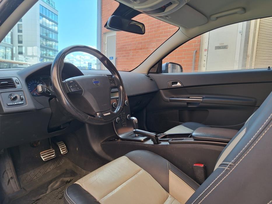 VOLVO C30 2012