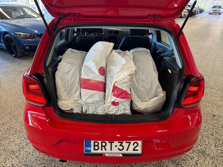 VOLKSWAGEN Polo 2014