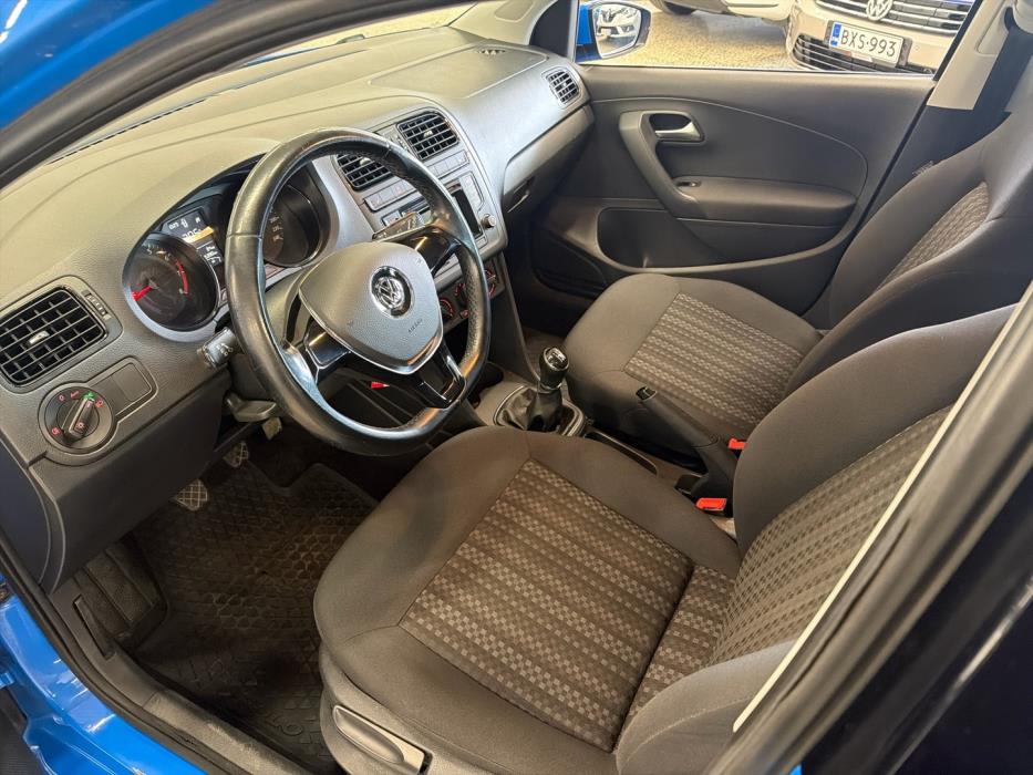 VOLKSWAGEN Polo 2016