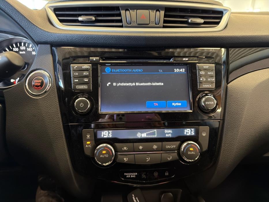NISSAN Qashqai 2017