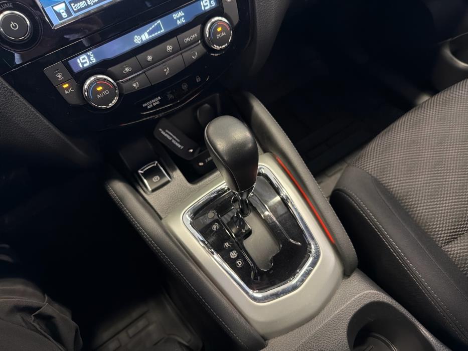NISSAN Qashqai 2017