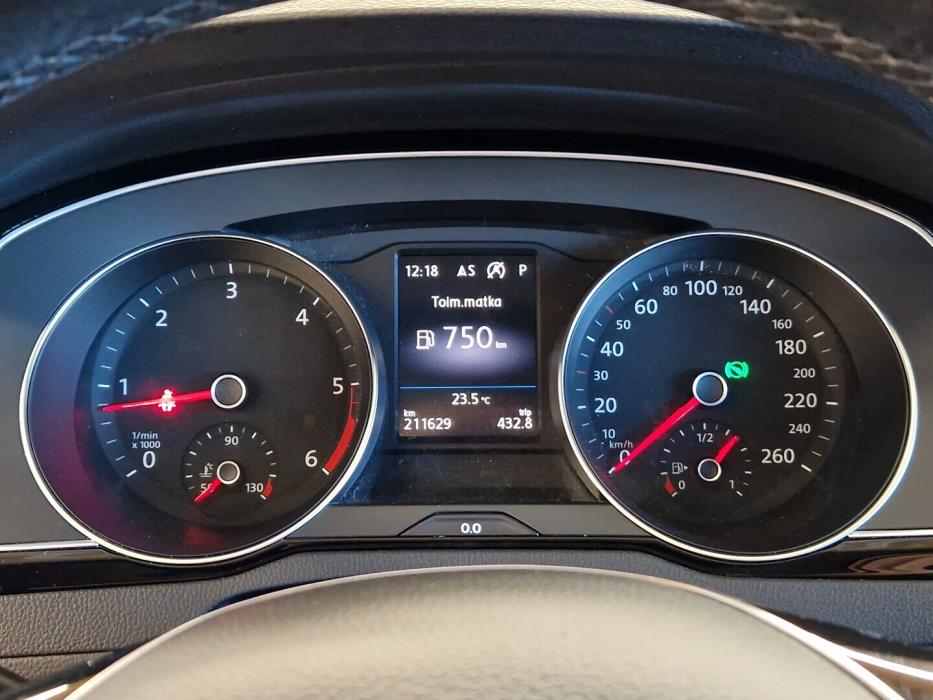 VOLKSWAGEN Passat 2018