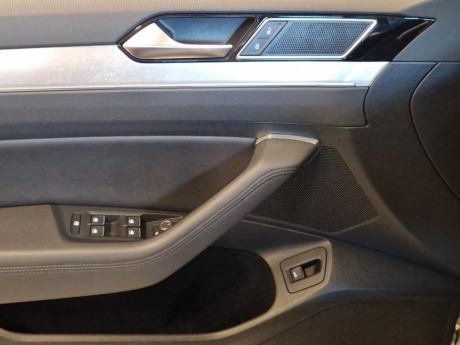 VOLKSWAGEN Passat 2018