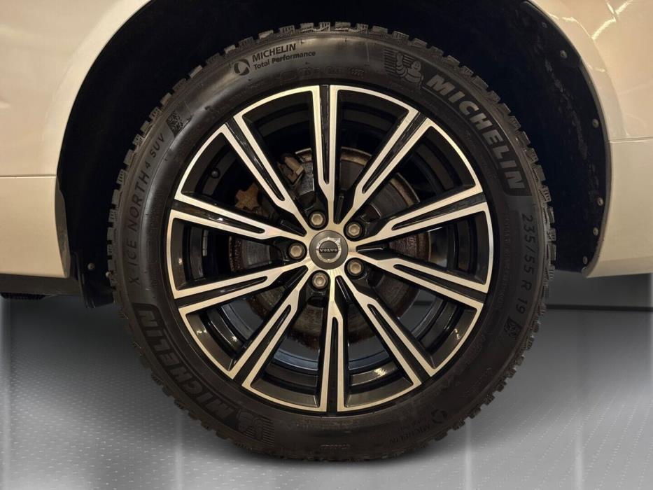 VOLVO XC60 2018