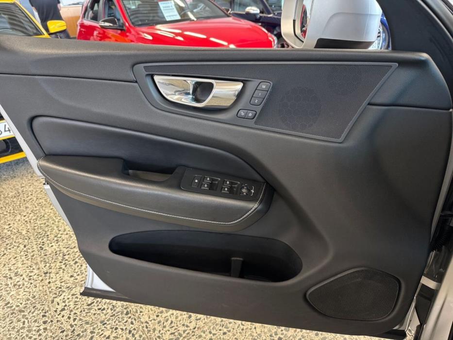 VOLVO XC60 2018