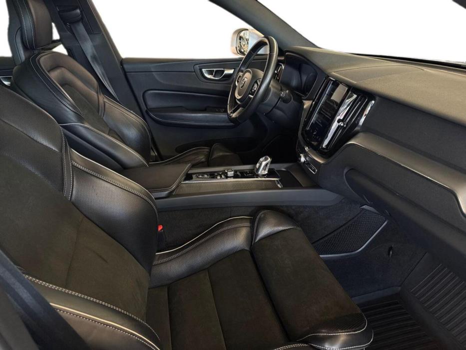 VOLVO XC60 2018