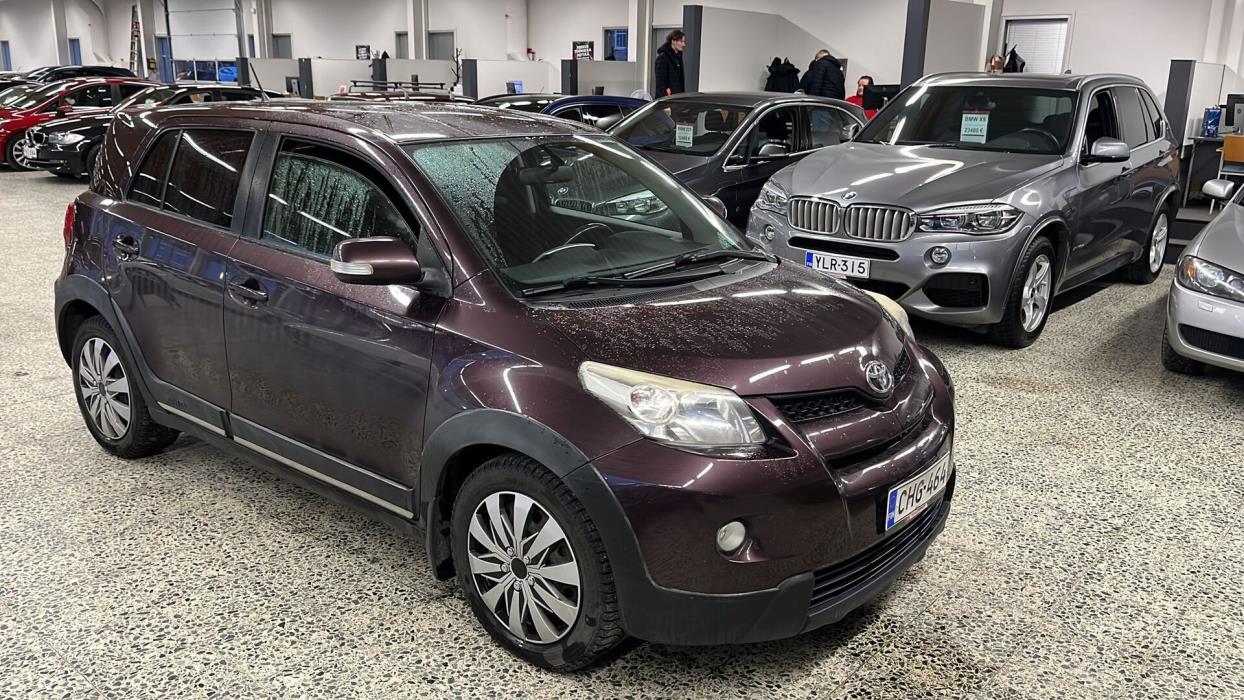 TOYOTA Urban Cruiser 2009