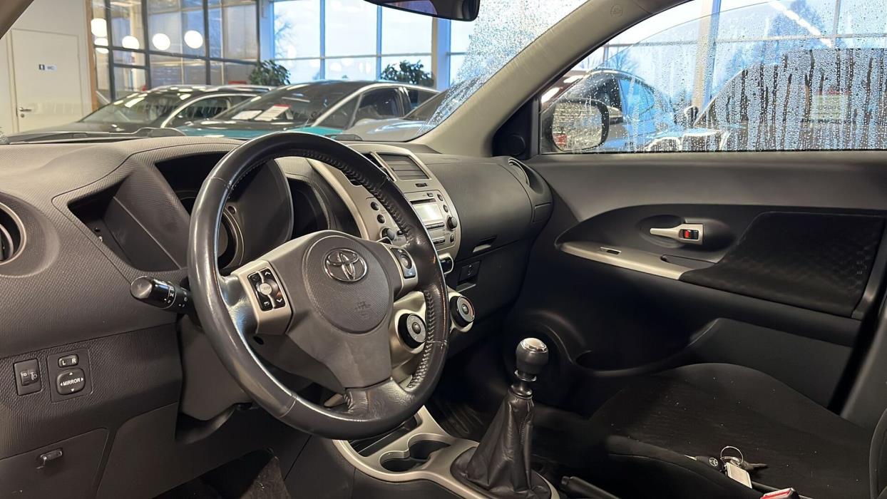 TOYOTA Urban Cruiser 2009