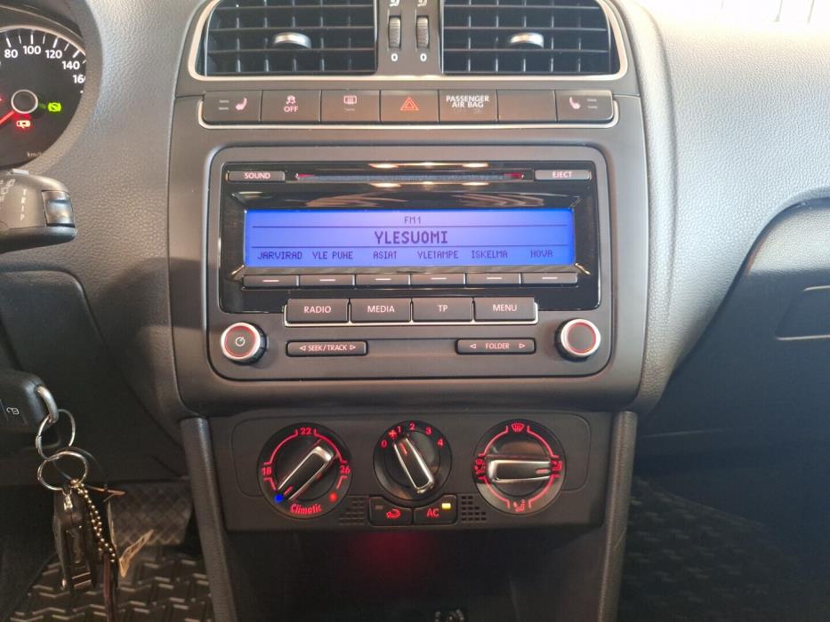 VOLKSWAGEN Polo 2011