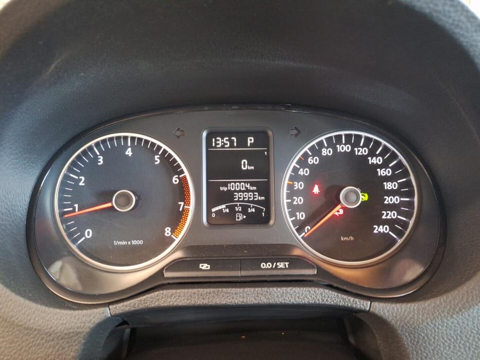 VOLKSWAGEN Polo 2011