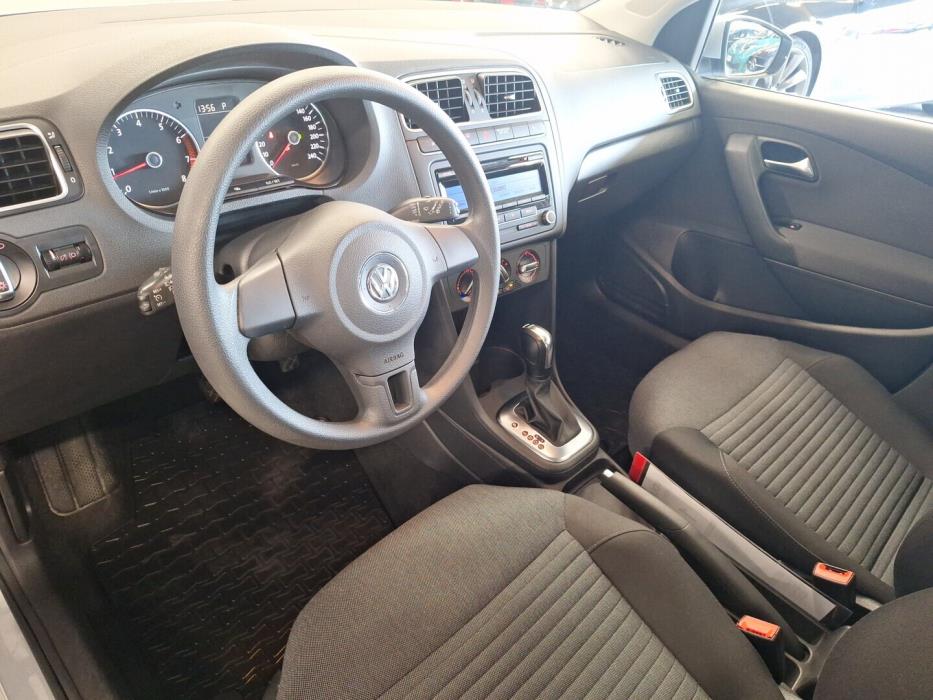 VOLKSWAGEN Polo 2011