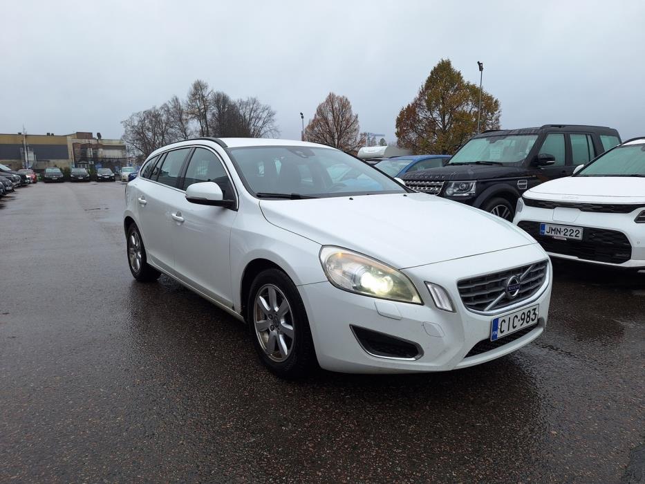 VOLVO V60 2011