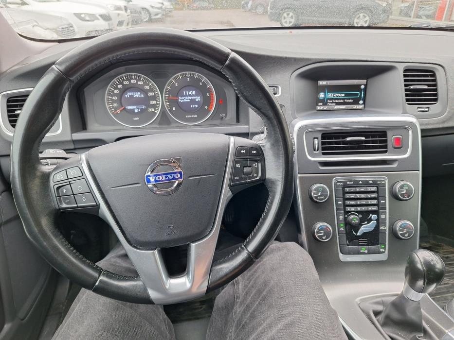 VOLVO V60 2011