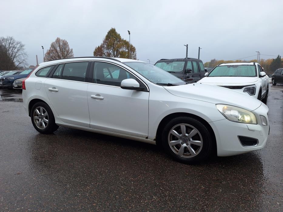 VOLVO V60 2011