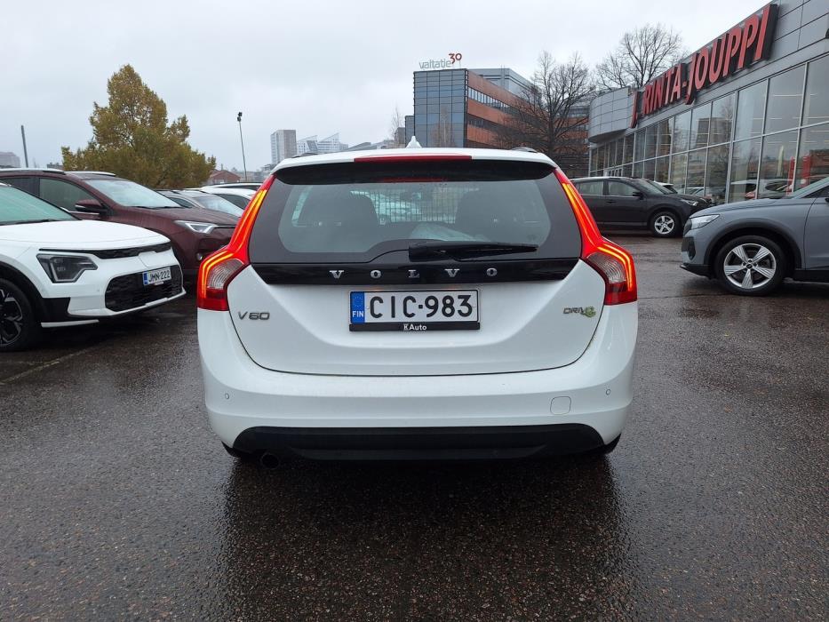 VOLVO V60 2011