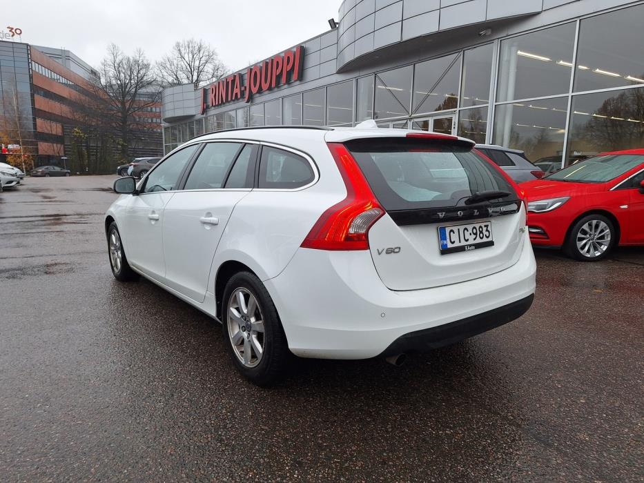 VOLVO V60 2011