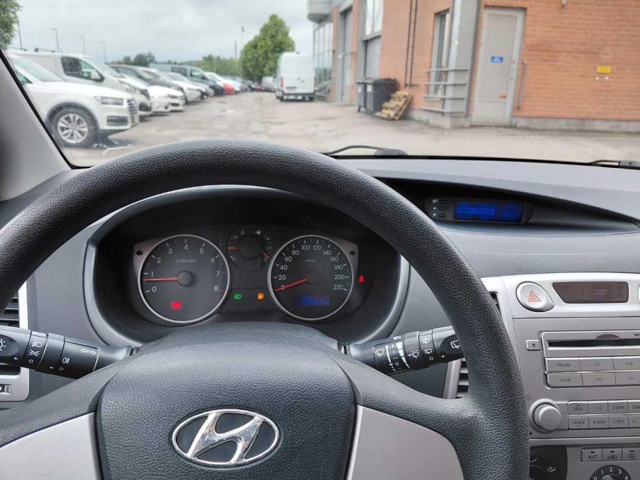 HYUNDAI i20 2012