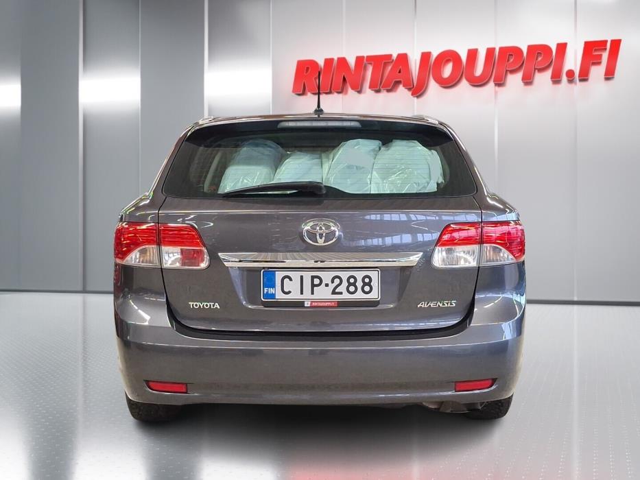 TOYOTA Avensis 2012