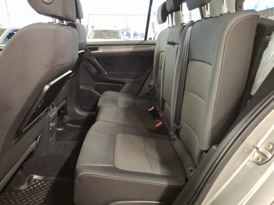 VOLKSWAGEN Golf Sportsvan 2015