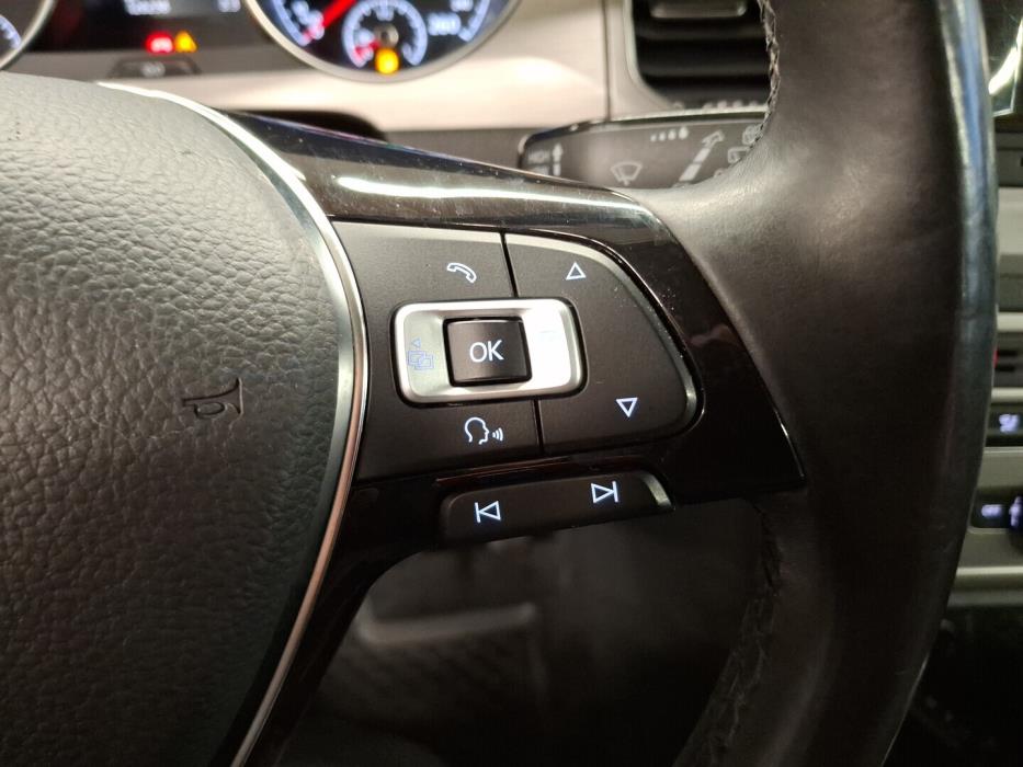 VOLKSWAGEN Golf Sportsvan 2015