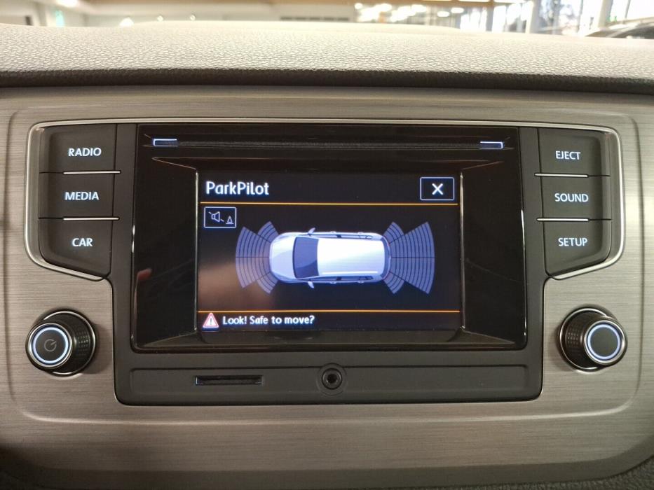 VOLKSWAGEN Golf Sportsvan 2015