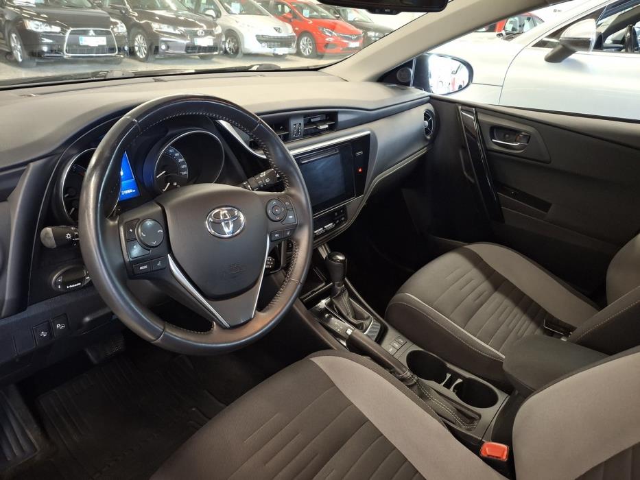 TOYOTA Auris 2016