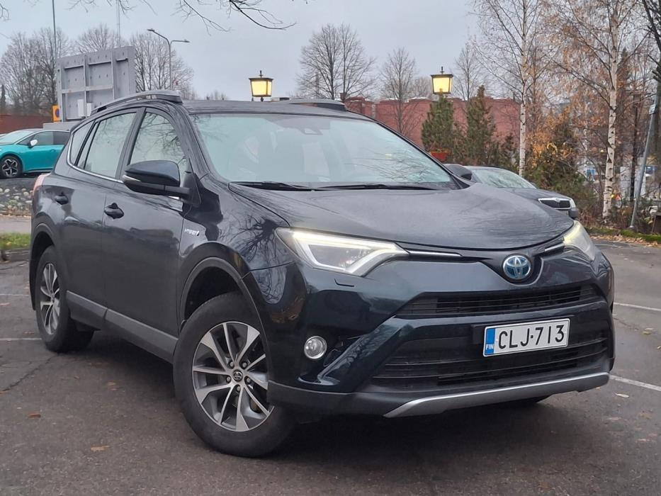 TOYOTA RAV4 2018