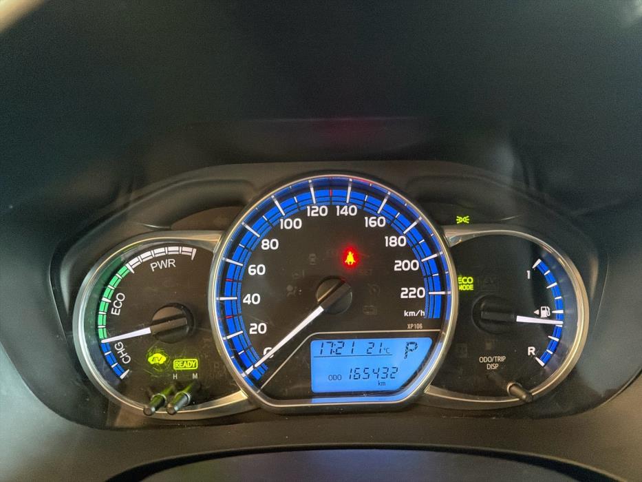 TOYOTA Yaris 2015