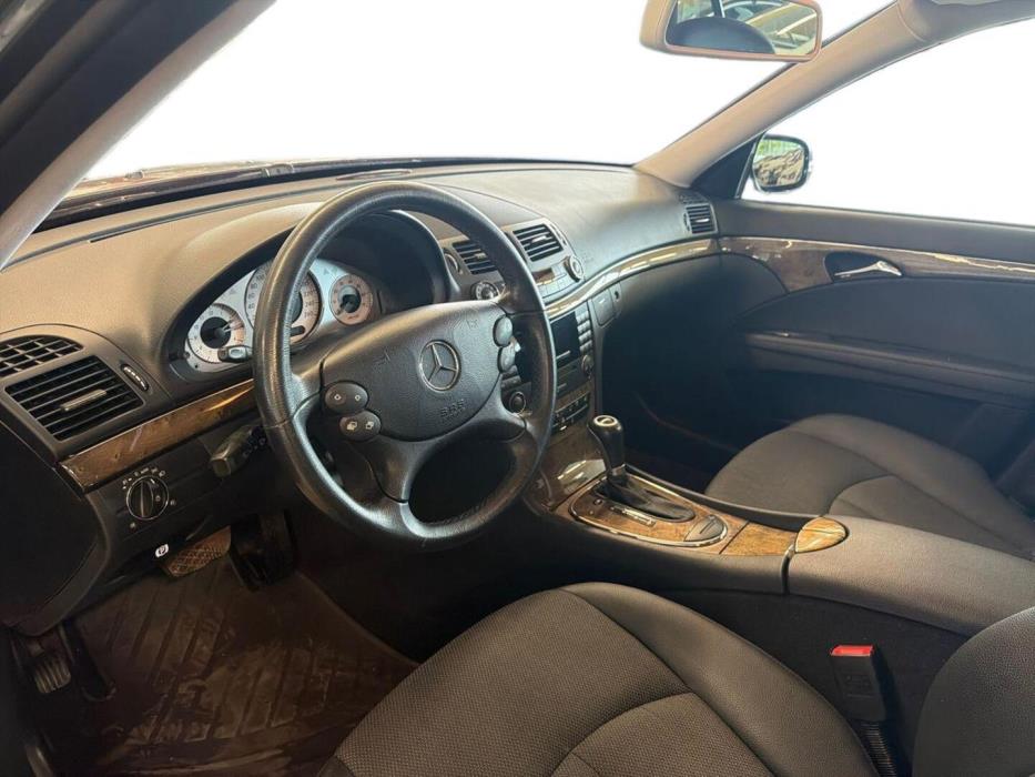 MERCEDES-BENZ E 2009