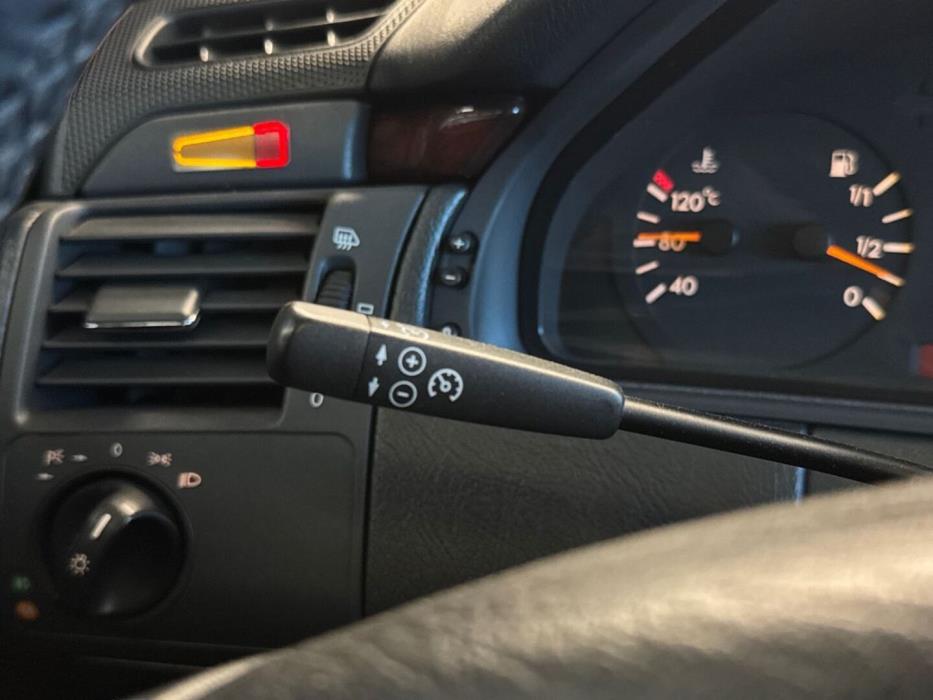 MERCEDES-BENZ E 1997