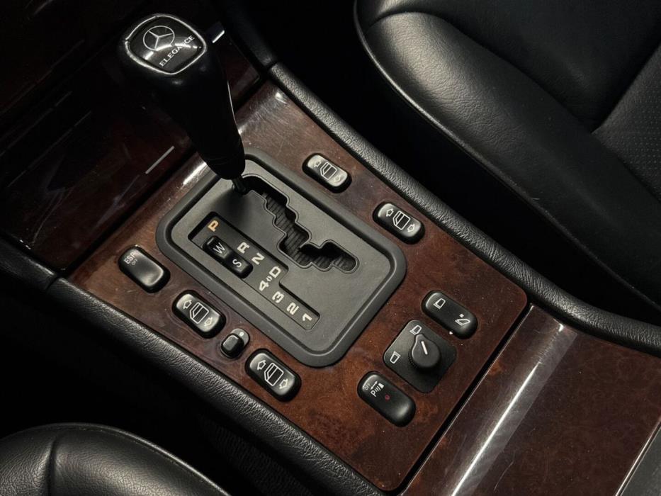 MERCEDES-BENZ E 1997