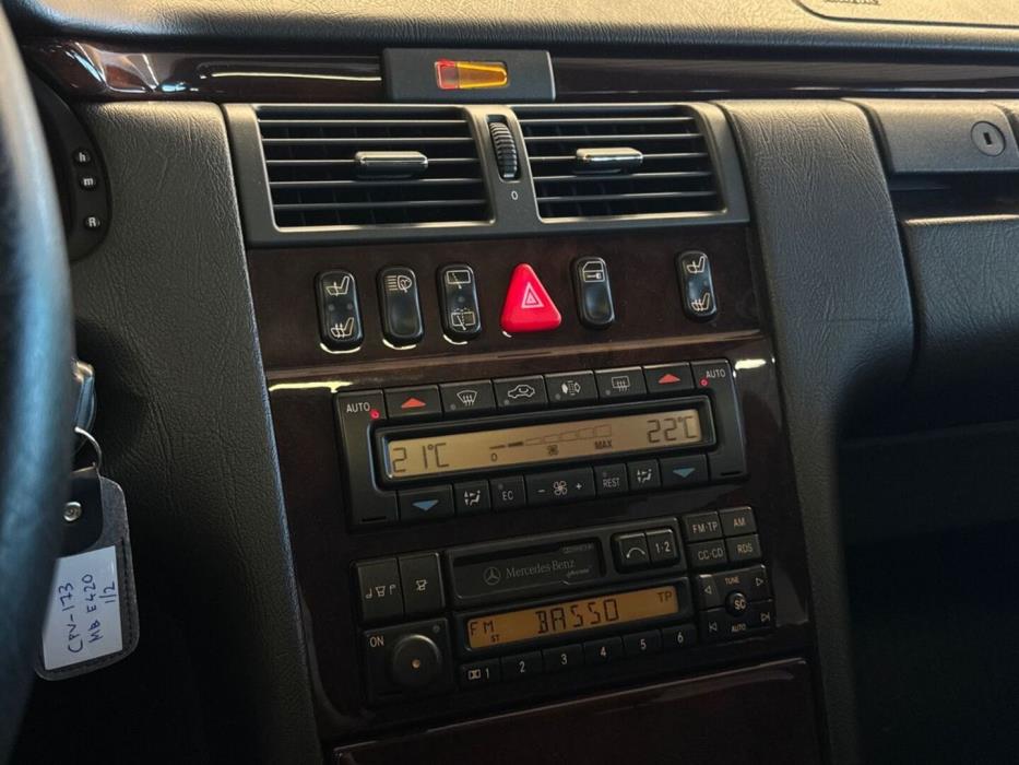 MERCEDES-BENZ E 1997