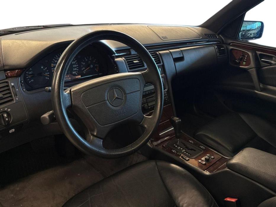 MERCEDES-BENZ E 1997