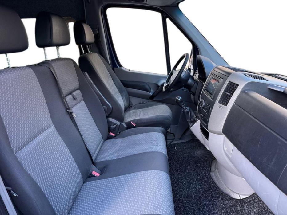 VOLKSWAGEN Crafter 2012