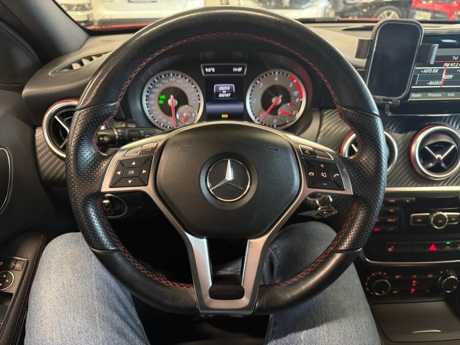MERCEDES-BENZ A 2013