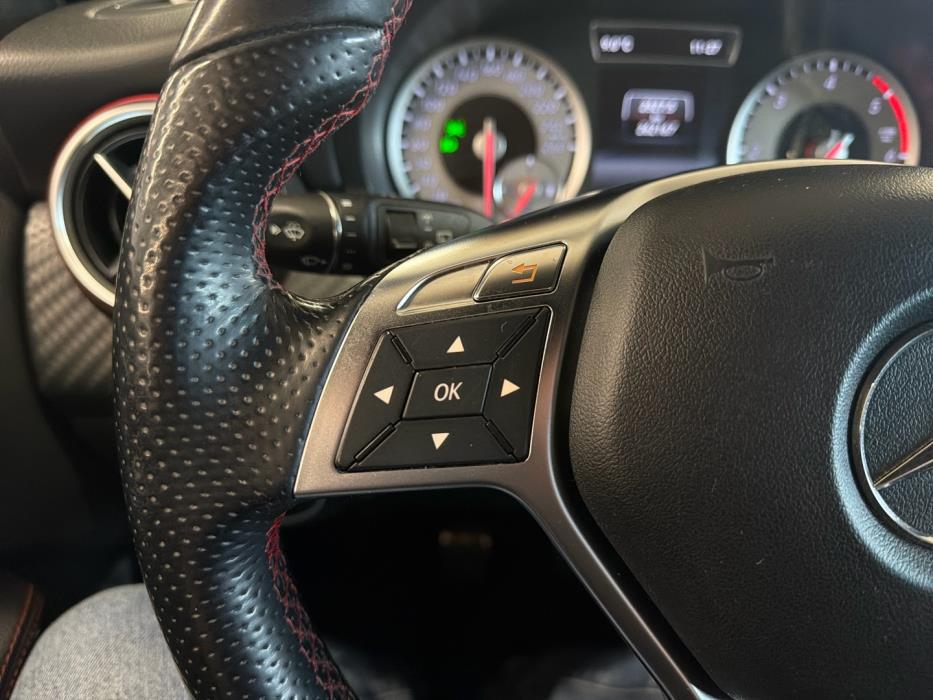 MERCEDES-BENZ A 2013