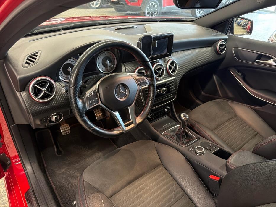 MERCEDES-BENZ A 2013