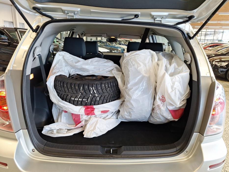 TOYOTA Corolla Verso 2004