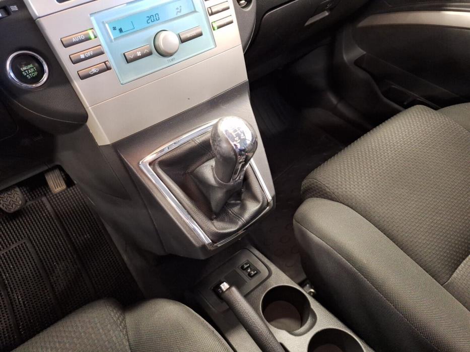 TOYOTA Corolla Verso 2004