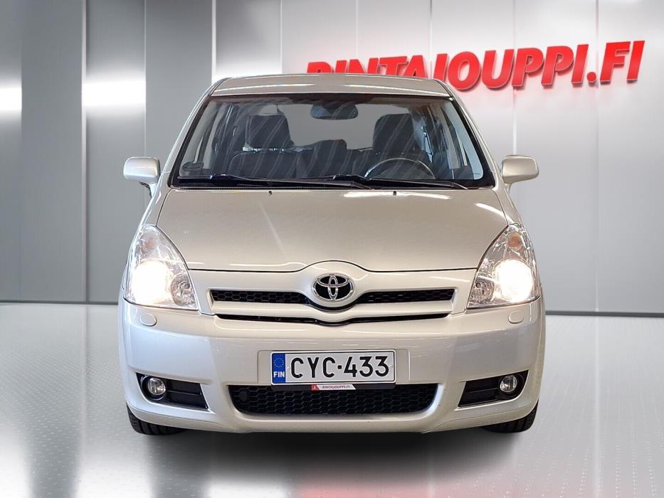 TOYOTA Corolla Verso 2004