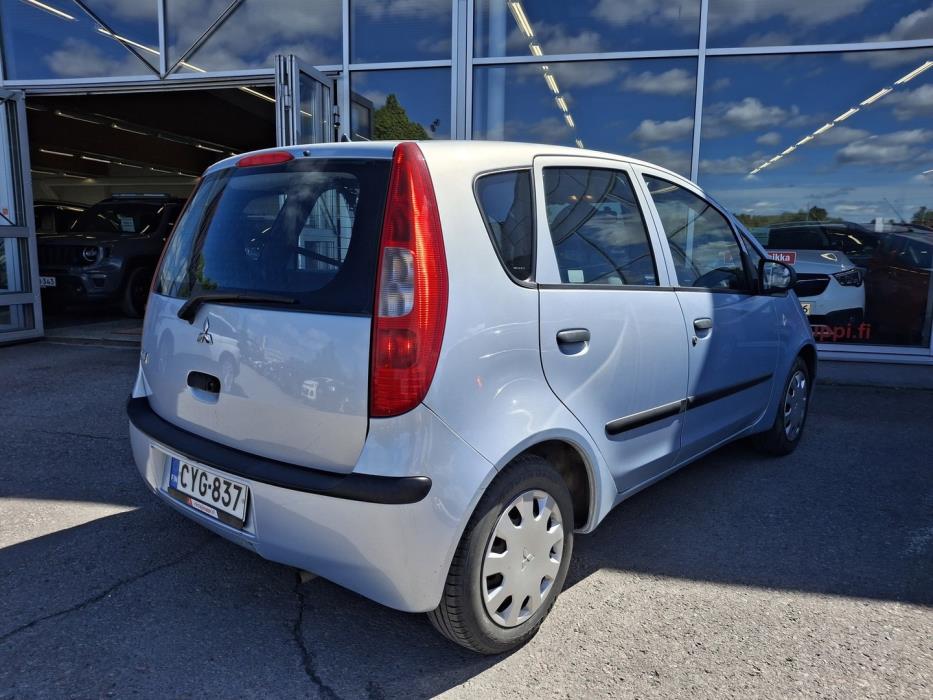 MITSUBISHI Colt 2005