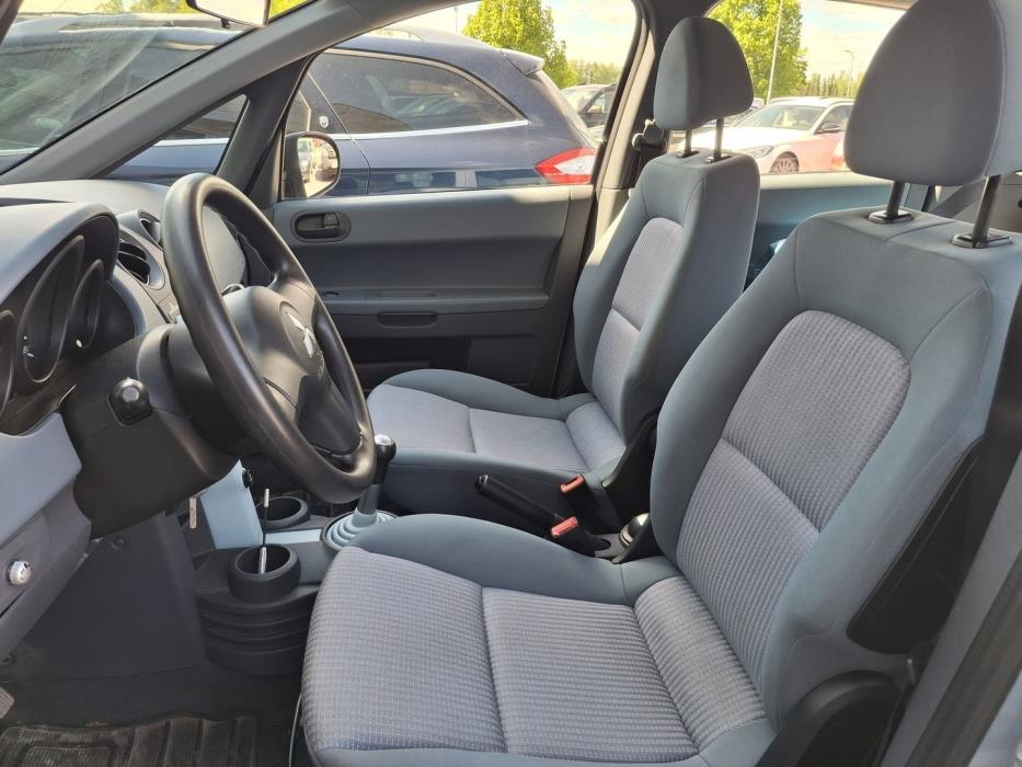 MITSUBISHI Colt 2005