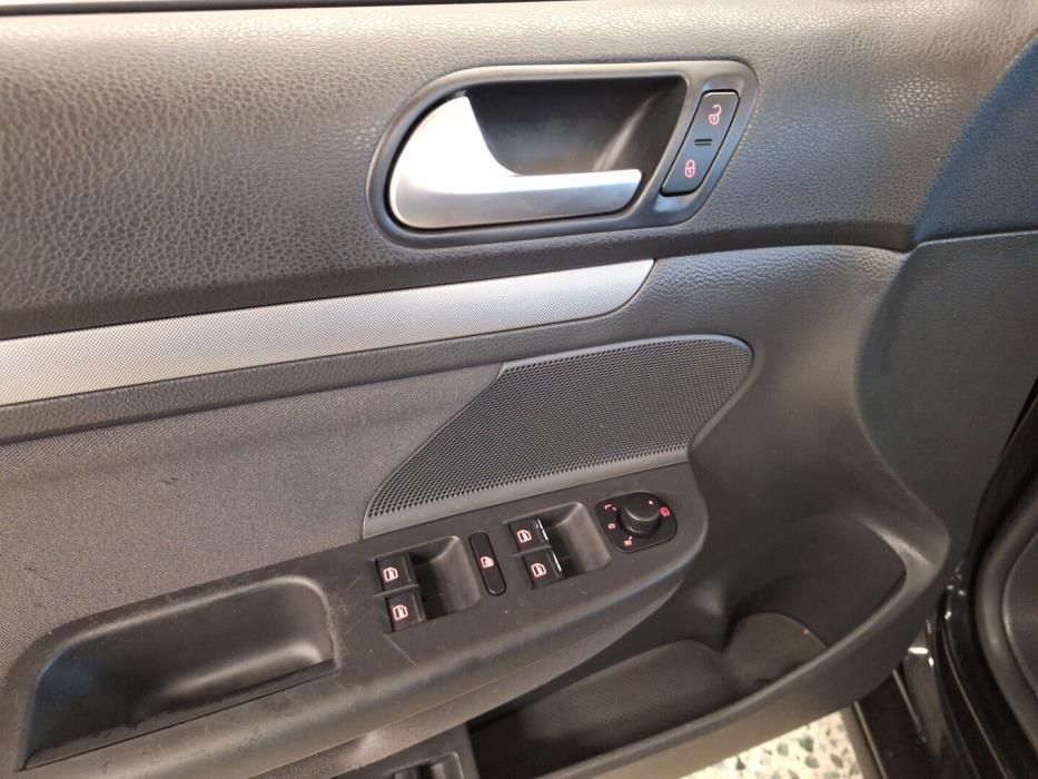 VOLKSWAGEN Jetta 2008